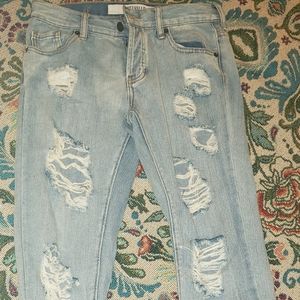 Brandy Melville Ripped Boyfriend Jeans